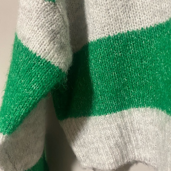 (3 for $15)Women’s Streetwear Cropped Knit striped crewneck Sweater - Picture 5 of 6